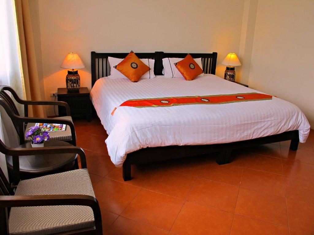 La De Bua Hotel Patong Room photo