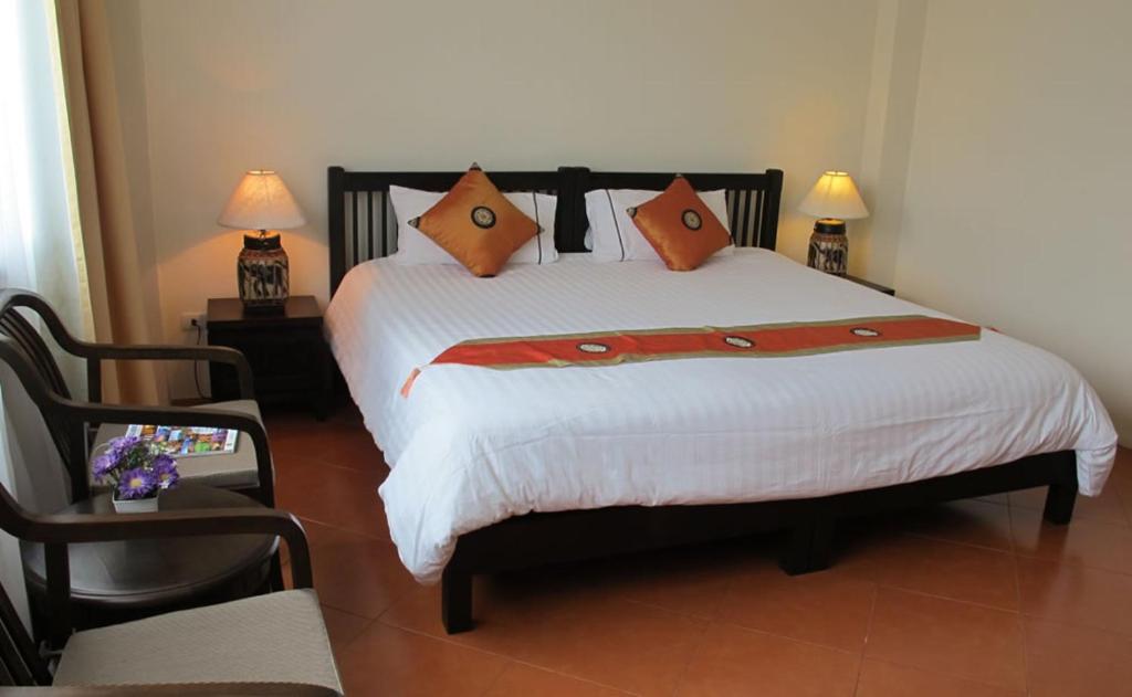La De Bua Hotel Patong Room photo