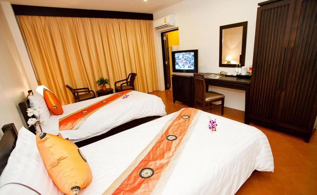 La De Bua Hotel Patong Room photo