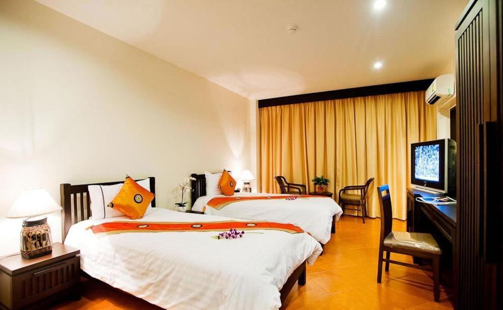 La De Bua Hotel Patong Room photo