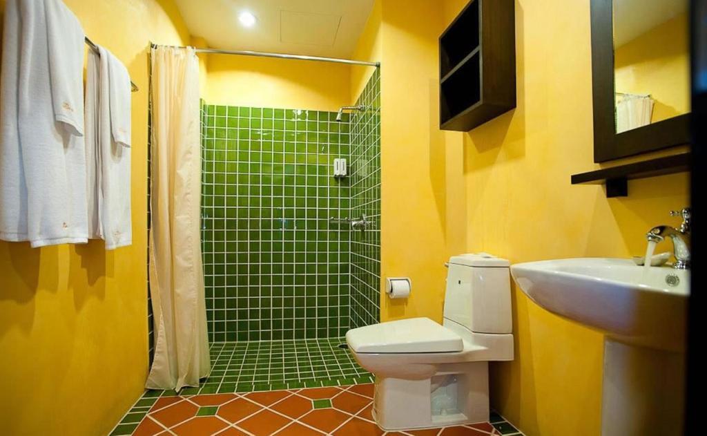 La De Bua Hotel Patong Room photo
